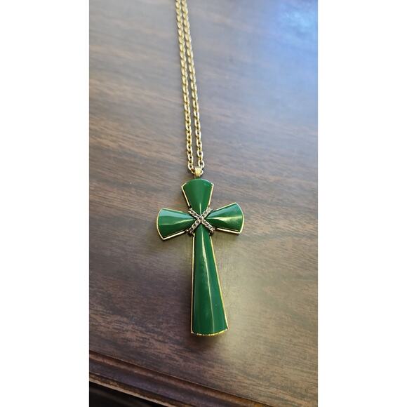 Beautiful Vintage Gold Tone Necklace Estate Cross Pendant Signed Avon - Picture 1 of 7